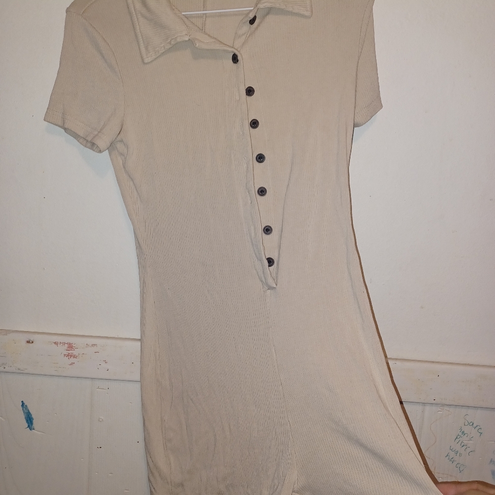 Clothes - Picture 10 of 16